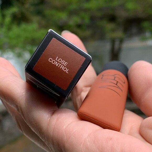 NARS Lose Control Air Matte Liquid Lip Color - Picture 5 of 9